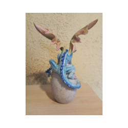 Dragon bleu sur un oeuf - Figurine
