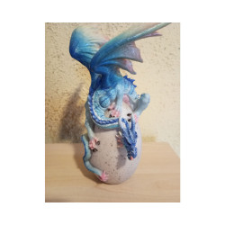 Dragon bleu sur un oeuf - Figurine